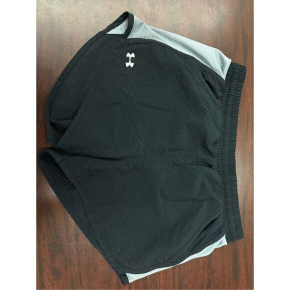 Under Armour Black Athletic Heatgear Shorts with Pockets Size X-Small - Picture 1 of 5
